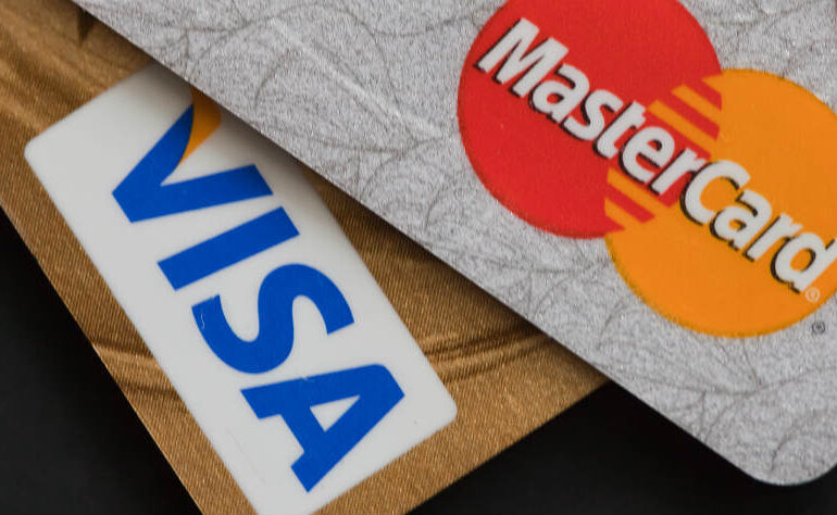 Visa и Mastercard божатся, что не собираются уходить из России