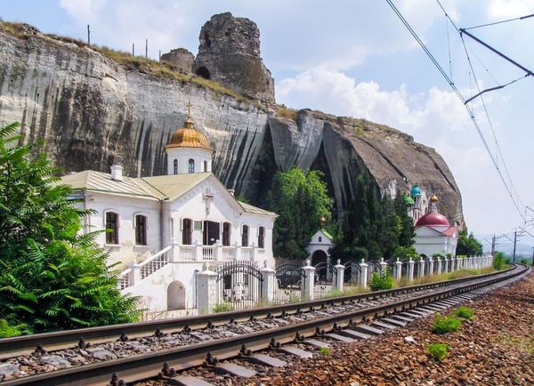 В Севастополе и Крыму определились, где пройдет новая ж/д ветка в обход инкерманского монастыря