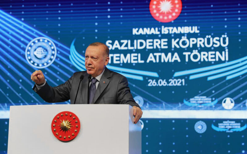 Турция собирается закрыть Босфорский пролив?