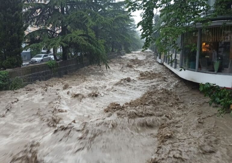 Ялта уходит под воду (видео)