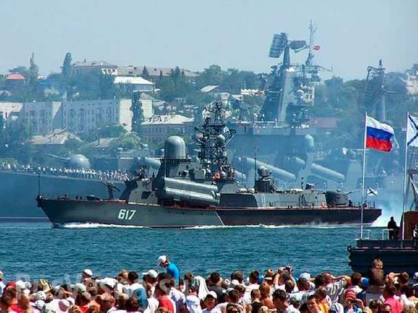 В Севастополе в День ВМФ парада, салюта и концерта не будет...