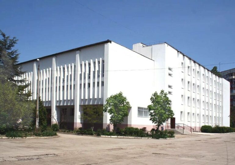 На ремонт школ в Симферополе направили дополнительные деньги