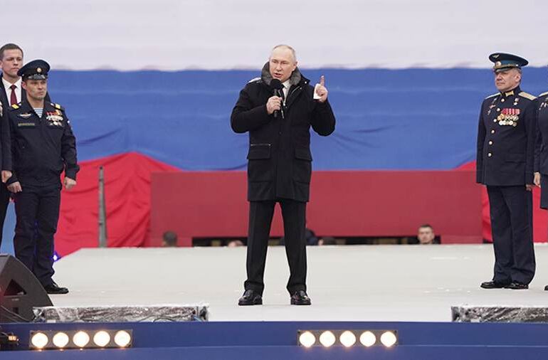 Владимир Путин "Лужники": "Прямо сейчас идет бой на наших исторических рубежах..."